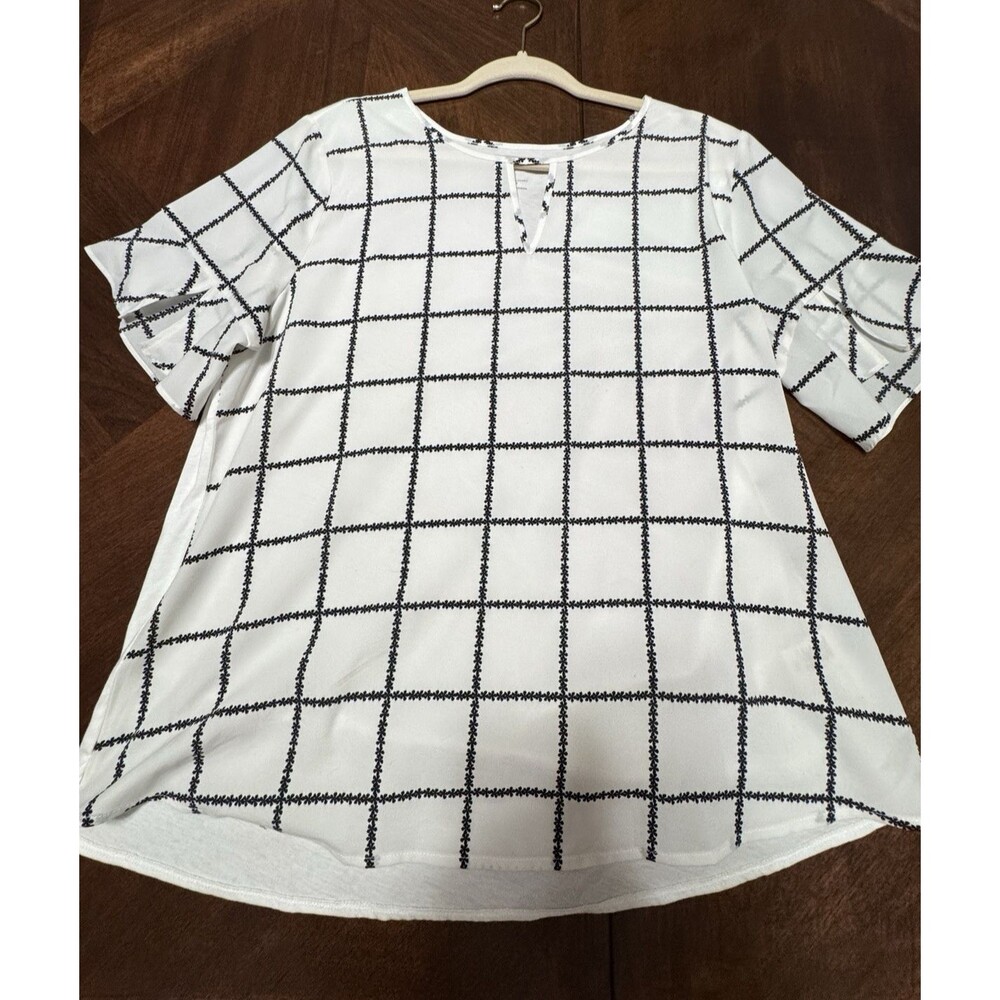 VAN HEUSEN Women’s Black and White Blouse Shirt Size L Short Sleeve
